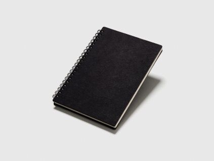 Produkt Fabrico deník na bílém pozadí