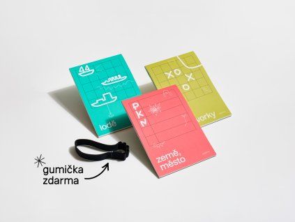 Produkt Set papírových her na bílém pozadí