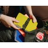 Produkt Sada A6 Softblok 2.0 s gumičkou a tužkou v použití  2